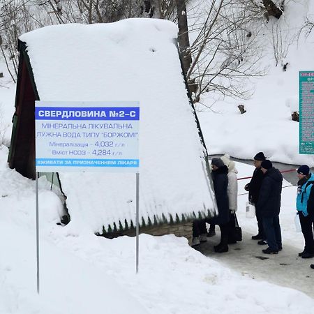 Zelenyy Bir Hotel Skhidnytsia ภายนอก รูปภาพ
