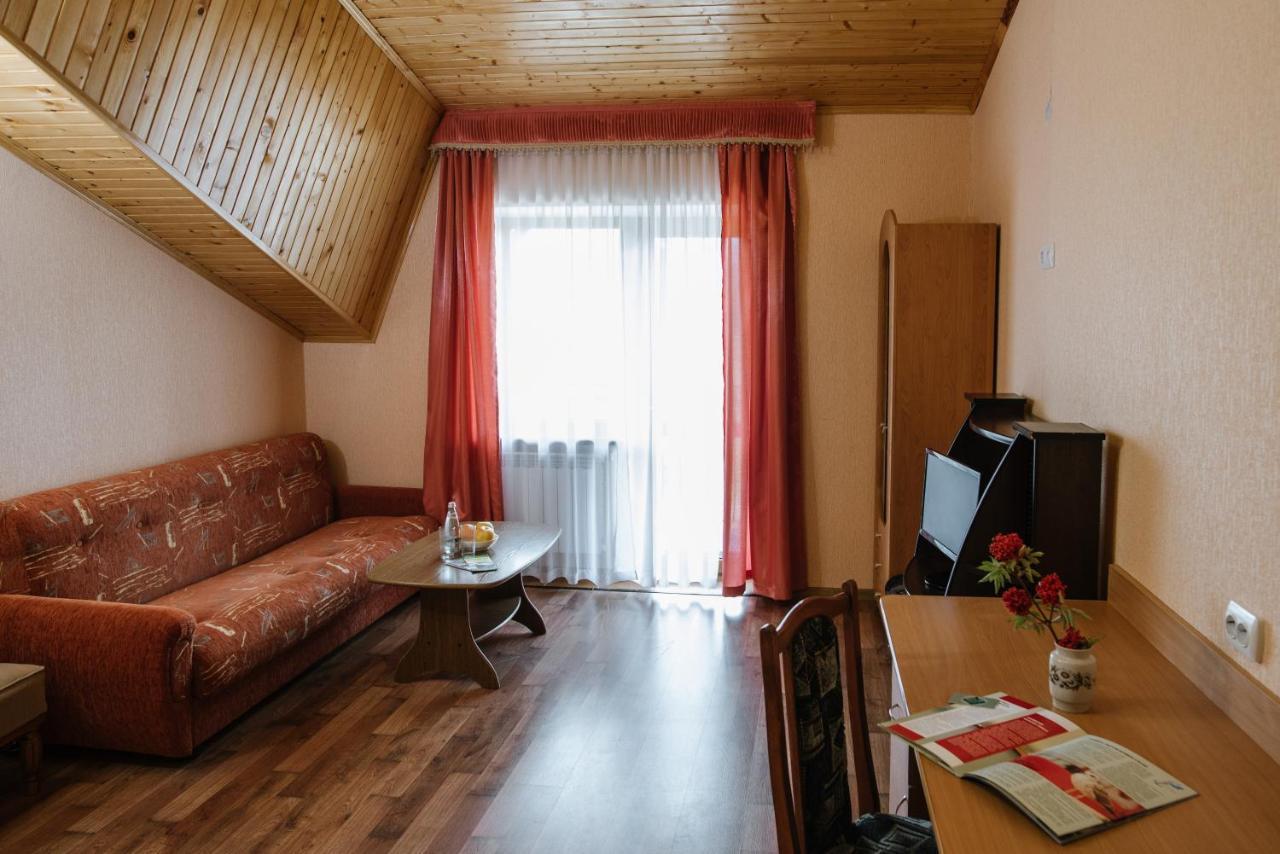 Zelenyy Bir Hotel Skhidnytsia ภายนอก รูปภาพ