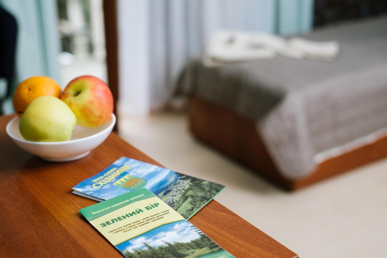 Zelenyy Bir Hotel Skhidnytsia ภายนอก รูปภาพ