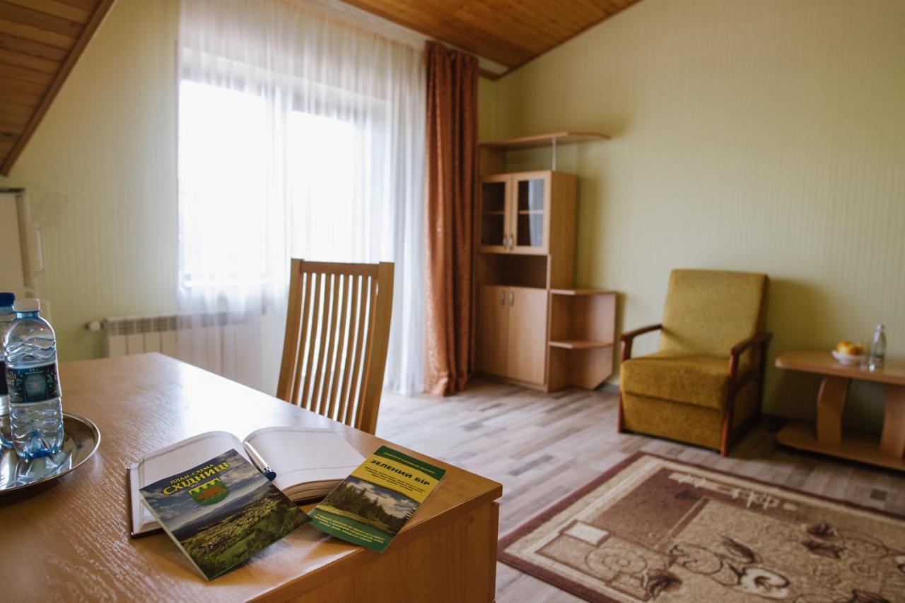 Zelenyy Bir Hotel Skhidnytsia ภายนอก รูปภาพ
