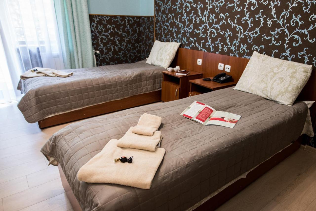 Zelenyy Bir Hotel Skhidnytsia ภายนอก รูปภาพ